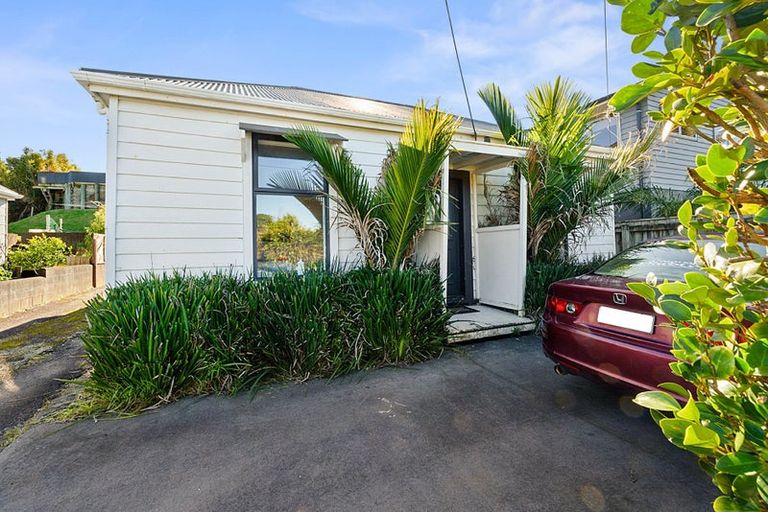 Photo of property in 94 Young Street, New Plymouth, 4310