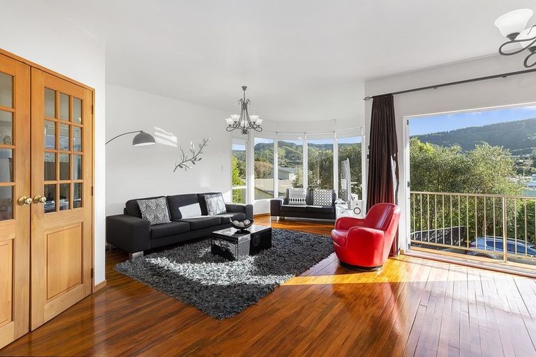 Photo of property in 11f Duncan Street, Tawa, Wellington, 5028