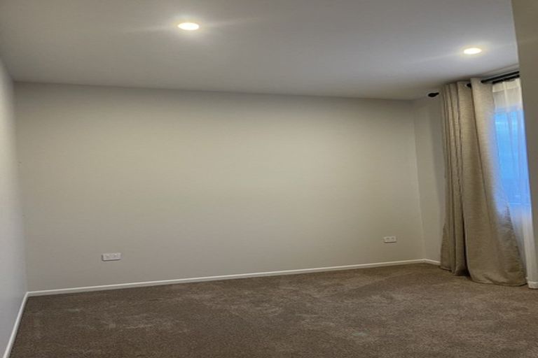 Photo of property in 21 Reserva Crescent, Kumeu, 0810