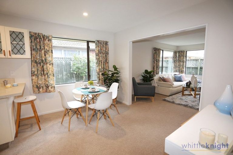 Photo of property in 2/44 Division Street, Riccarton, Christchurch, 8041