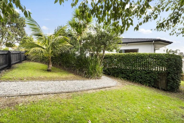 Photo of property in 17 Pitoitoi Avenue, Greenhithe, Auckland, 0632