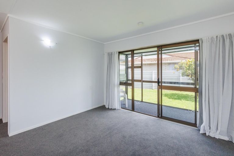Photo of property in 5 Herbert Avenue, Cloverlea, Palmerston North, 4412
