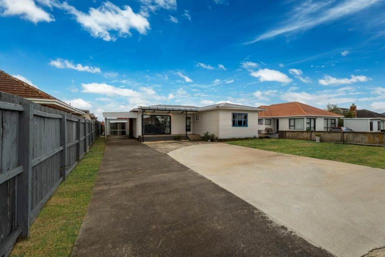 Photo of property in 51 Buckland Road, Mangere East, Auckland, 2024