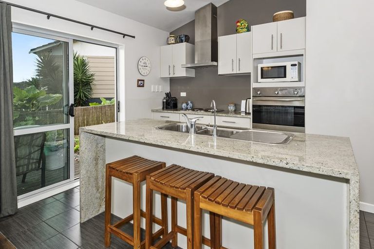 Photo of property in 4a Barberton Terrace, Red Hill, Papakura, 2110