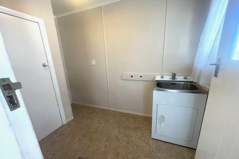 Photo of property in 49 Thatcher Street, Castlecliff, Whanganui, 4501