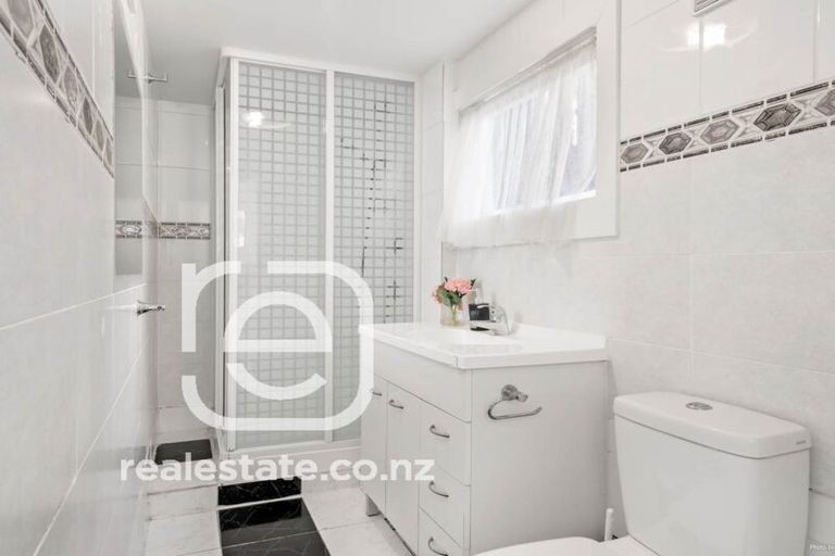 Photo of property in 84 Glamorgan Drive, Torbay, Auckland, 0630