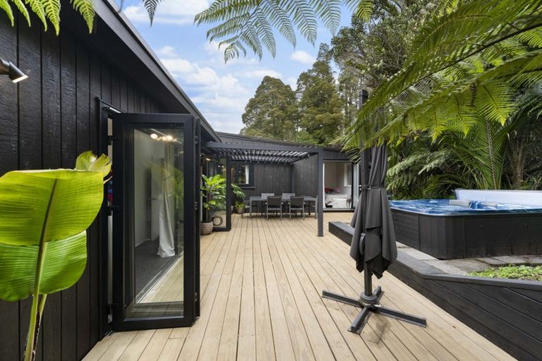 Photo of property in 3 Huia Road, Titirangi, Auckland, 0604