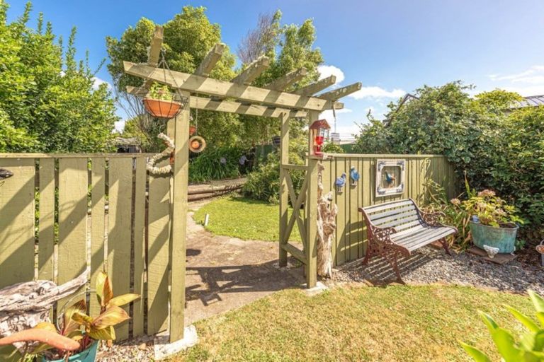 Photo of property in 13 Burton Avenue, Whanganui East, Whanganui, 4500