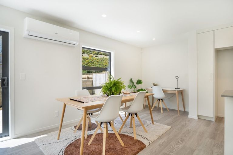 Photo of property in 41 Farnworth Terrace, Glenside, Wellington, 6037