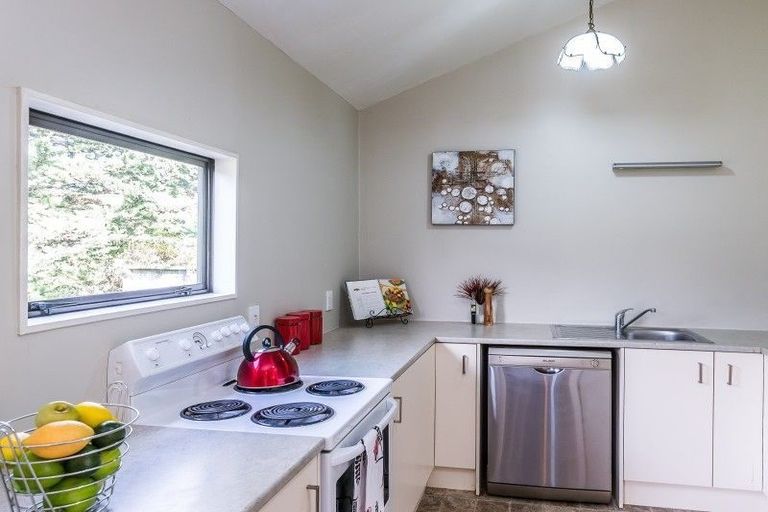 Photo of property in 7 Vera Lane, Paraparaumu, 5032