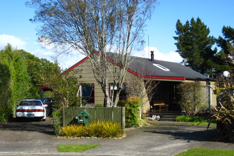 Photo of property in 24 Mayfair Place, Westown, New Plymouth, 4310