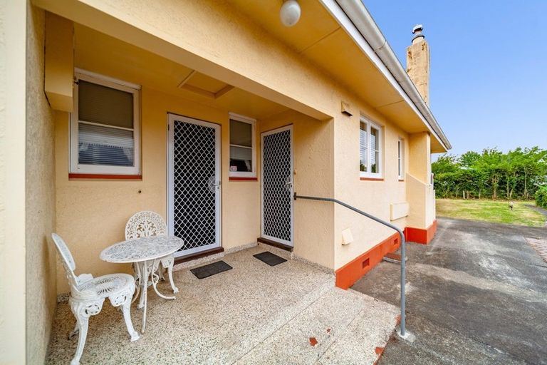 Photo of property in 11 Mill Road, Clive, 4102