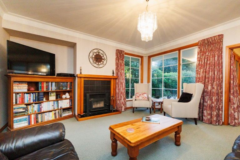 Photo of property in 30 Saint Albans Avenue, Hokowhitu, Palmerston North, 4410