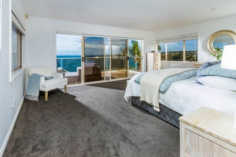 Photo of property in 1/25 Churchill Road, Murrays Bay, Auckland, 0630