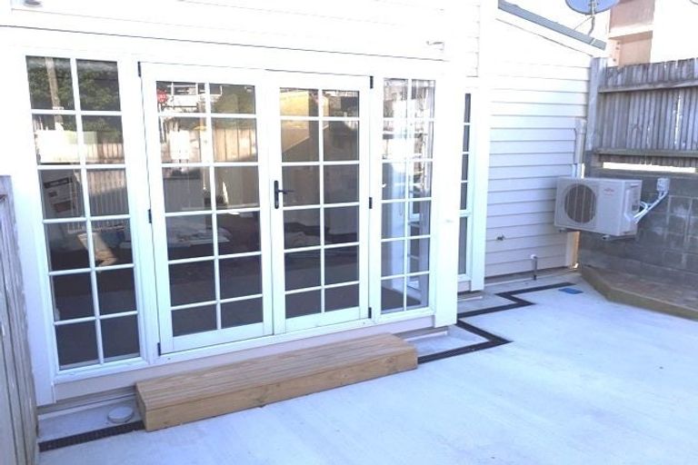 Photo of property in 97 Tasman Street, Mount Cook, Wellington, 6021