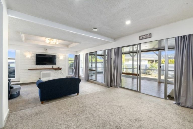 Photo of property in 19 Terry Crescent, Milson, Palmerston North, 4414