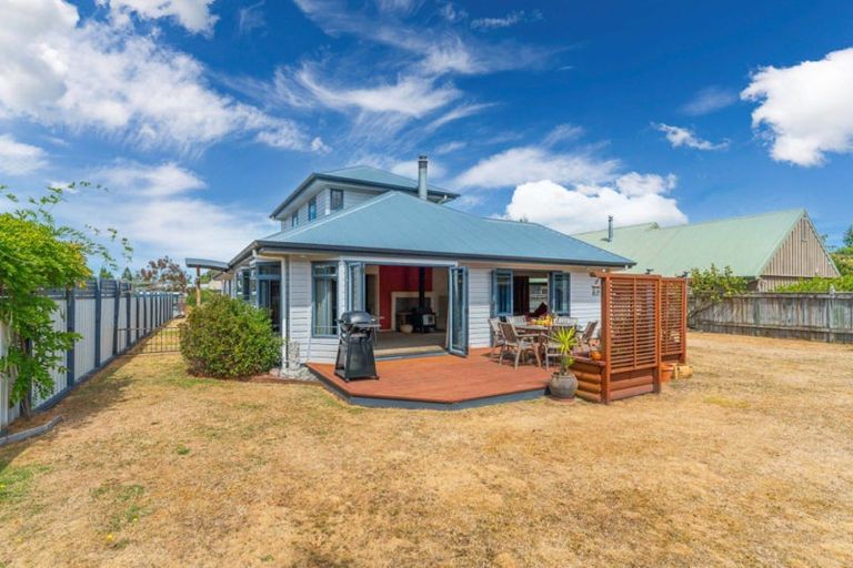 Photo of property in 137 Kenrigg Road West, Kinloch, Taupo, 3377