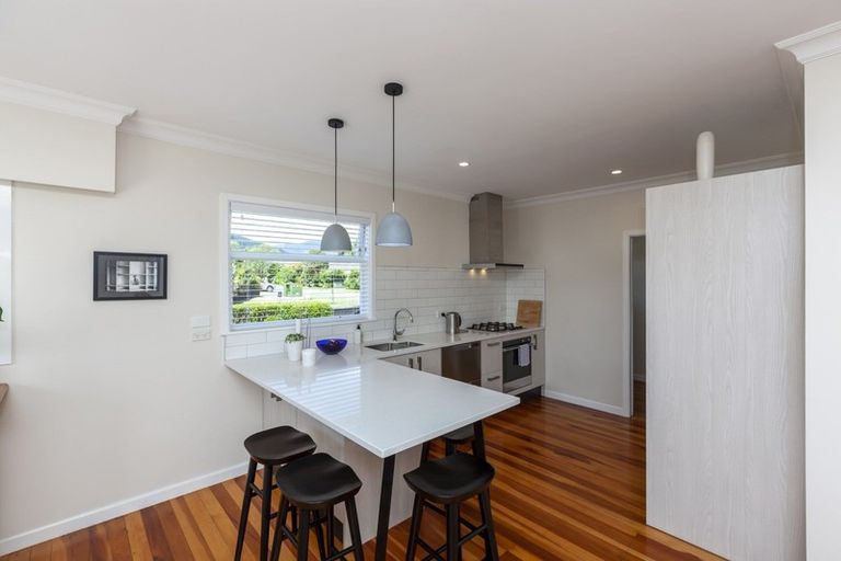 Photo of property in 14 Leybourne Avenue, Waikanae, 5036