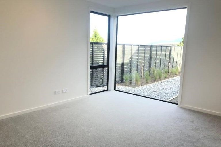 Photo of property in 5 Kotuku Lane, Jacks Point, Queenstown, 9371