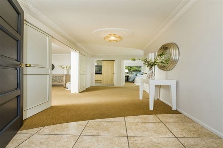 Photo of property in 2/3 Winscombe Street, Belmont, Auckland, 0622