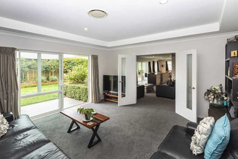 Photo of property in 12 Westpark Drive, Burnside, Christchurch, 8053
