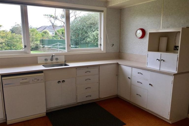 Photo of property in 37 Kiwi Road, Raumati Beach, Paraparaumu, 5032