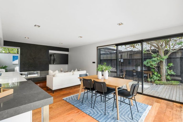 Photo of property in 23 Ferdinand Terrace, Yaldhurst, Christchurch, 8042