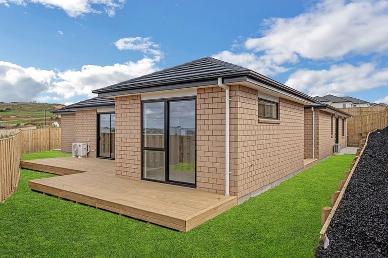 Photo of property in 8 Titchmarsh Lane, Pokeno, 2402