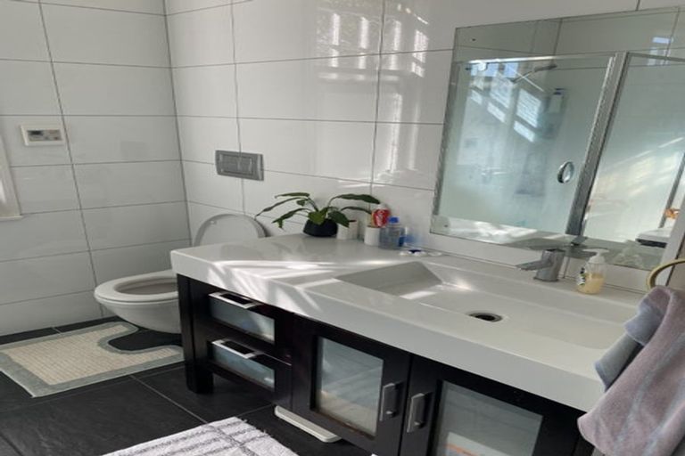 Photo of property in 98 Wadestown Road, Wadestown, Wellington, 6012