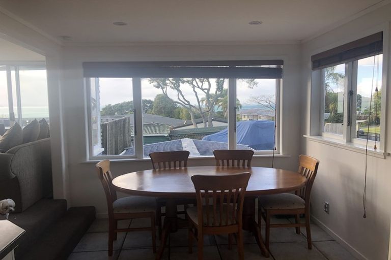 Photo of property in 2 Elgin Place, Red Beach, 0932