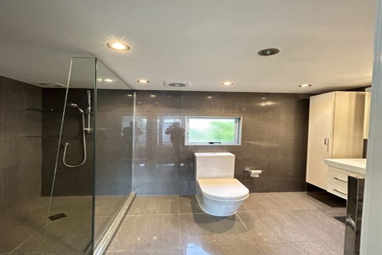 Photo of property in 2/16 Orchard Road, Waiake, Auckland, 0630