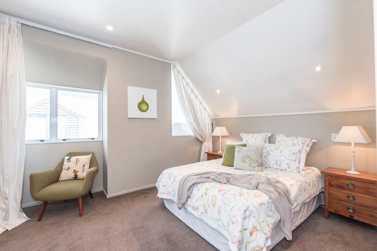 Photo of property in 2/94 Saint Johns Road, Saint Johns, Auckland, 1072