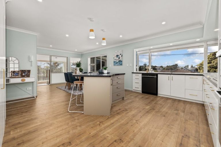 Photo of property in 6 Mahana Road, Paraparaumu Beach, Paraparaumu, 5032
