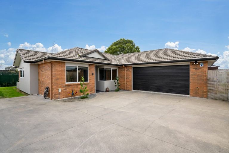 Photo of property in 16b Abergeldie Way, Cambridge, 3434