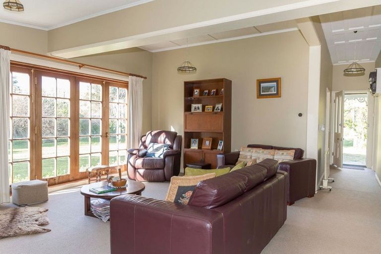 Photo of property in 44 Seaview Road, Herbertville, 4970