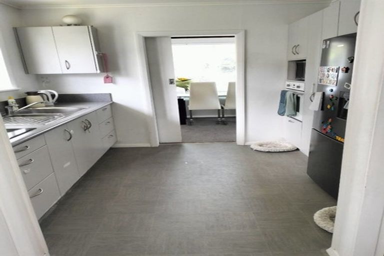 Photo of property in 1 Iris Grove, Trentham, Upper Hutt, 5018