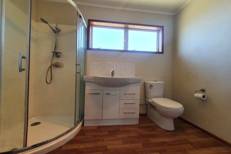 Photo of property in 9 Gloria Avenue, Te Atatu Peninsula, Auckland, 0610