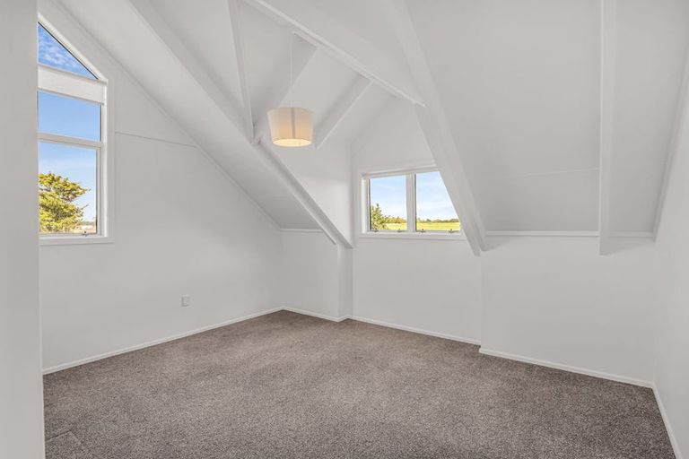 Photo of property in 11 Leander Place, Milson, Palmerston North, 4414