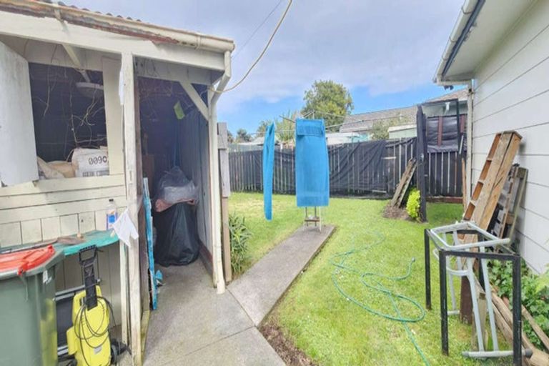 Photo of property in 2/18 Bingara Place, Favona, Auckland, 2024