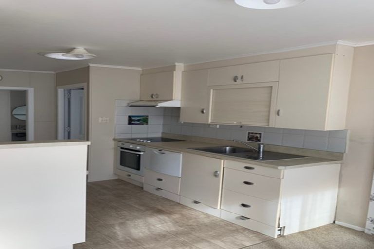 Photo of property in 18 Ramillies Place, Glenfield, Auckland, 0629