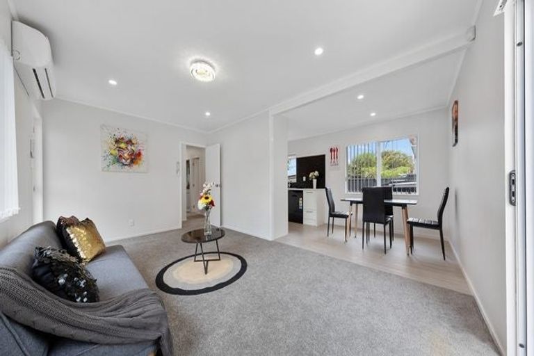 Photo of property in 1/157 Te Irirangi Drive, Flat Bush, Auckland, 2019