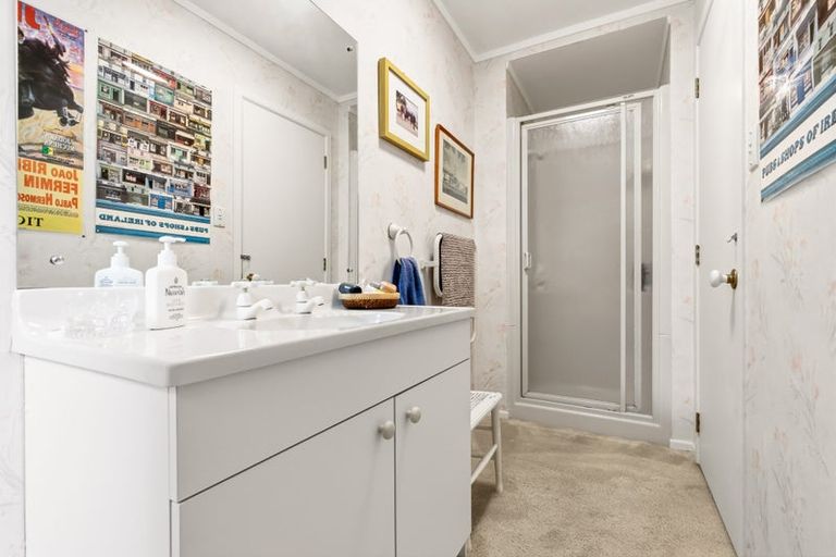 Photo of property in 48 Chesham Avenue, Waipahihi, Taupo, 3330