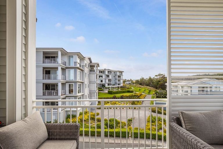 Photo of property in 112 Panorama Heights, Orewa, 0931