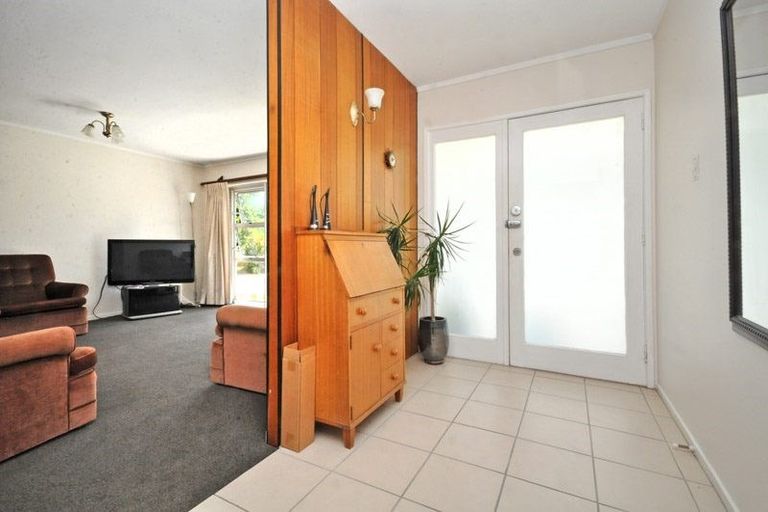 Photo of property in 22 Sunvue Road, Glen Eden, Auckland, 0602