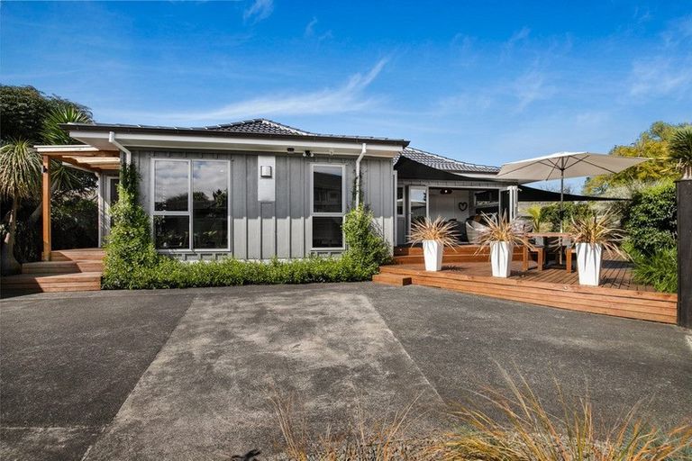 Photo of property in 14 Pinehurst Place, Wattle Downs, Auckland, 2103