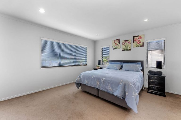 Photo of property in 8 Scotsmoor Drive, Wattle Downs, Auckland, 2103