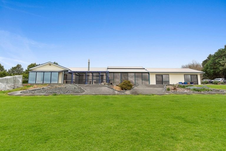 Photo of property in 235 Valley View Road, Otaika, Whangarei, 0170