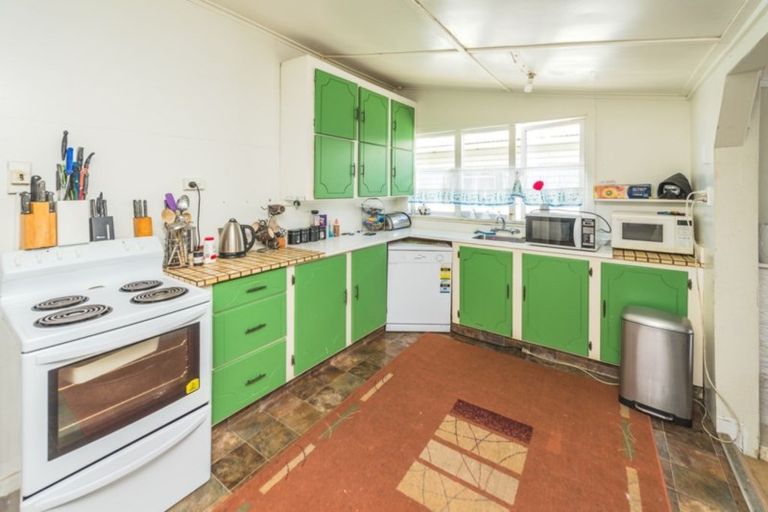 Photo of property in 17 Manuka Street, Castlecliff, Whanganui, 4501
