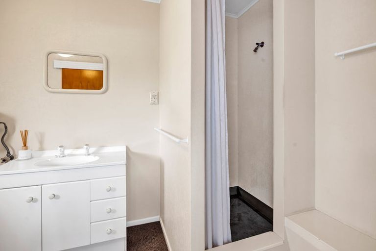 Photo of property in 30 Truby King Street, Merrilands, New Plymouth, 4312