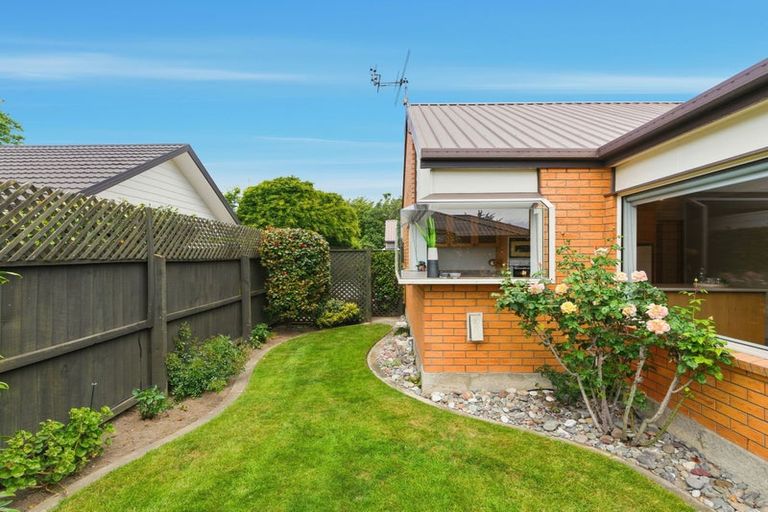 Photo of property in 2/60 Lancewood Drive, Halswell, Christchurch, 8025